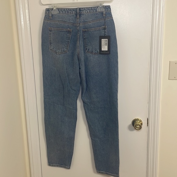NWT Pretty Little Thing Knee Rip Light Wash Mom Jeans US Size 6 - Picture 7 of 15